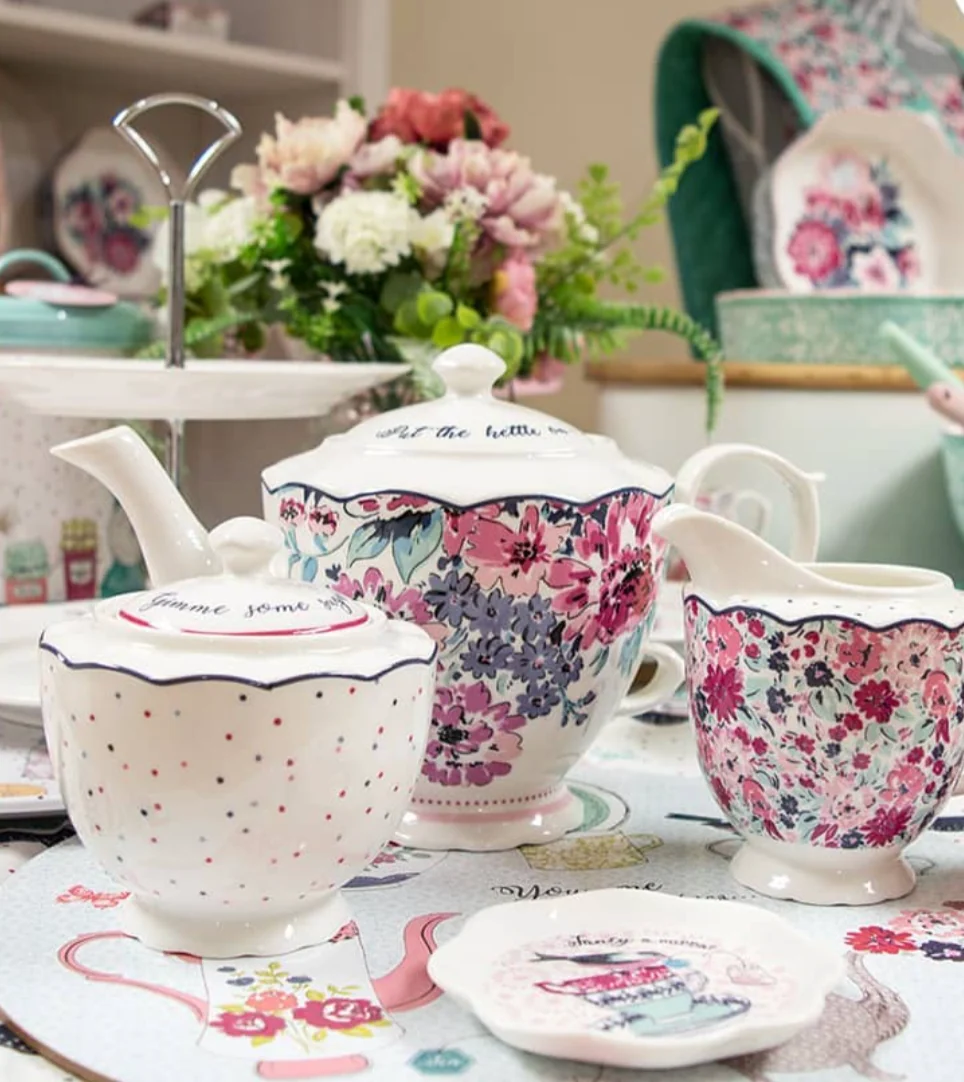 Ashley Thomas Porcelain Vintage Sugar Bowl - Image 4
