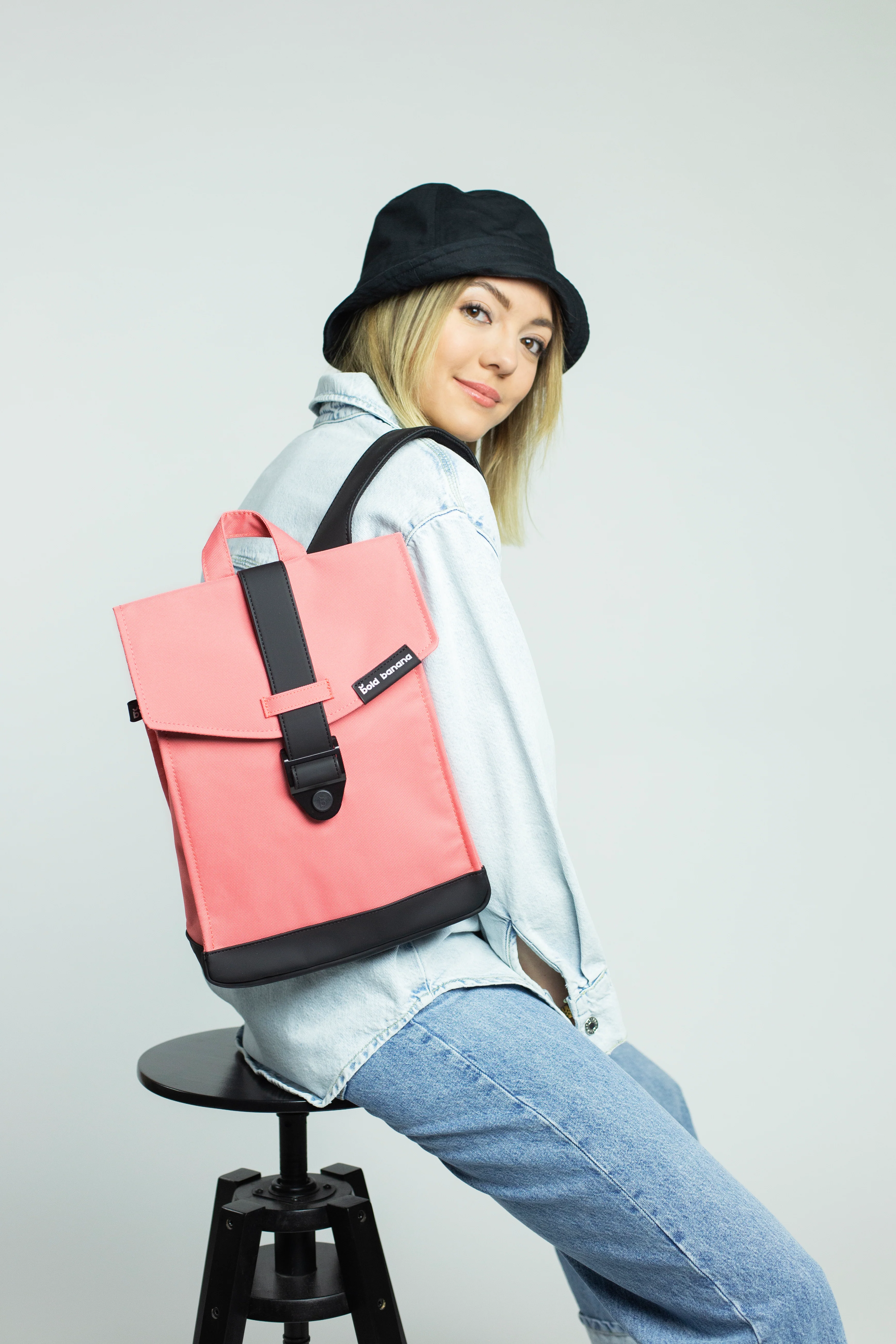 Bold Banana Envelope Mini, Coral Crow - Image 6