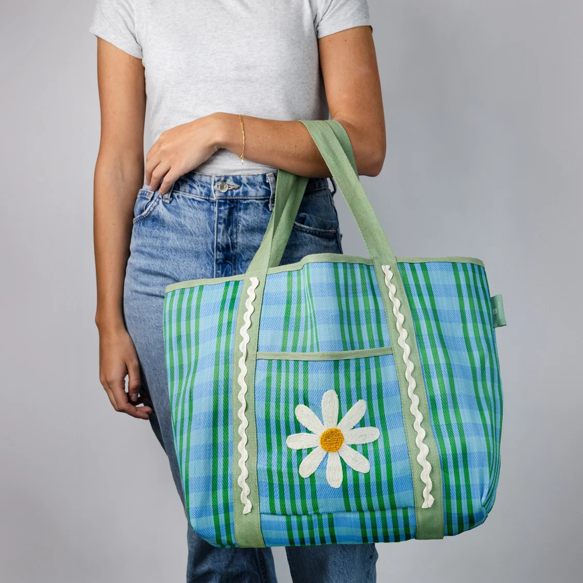 Bon Appetit Daisy Tote Bag (Recycled Plastic) - Image 5