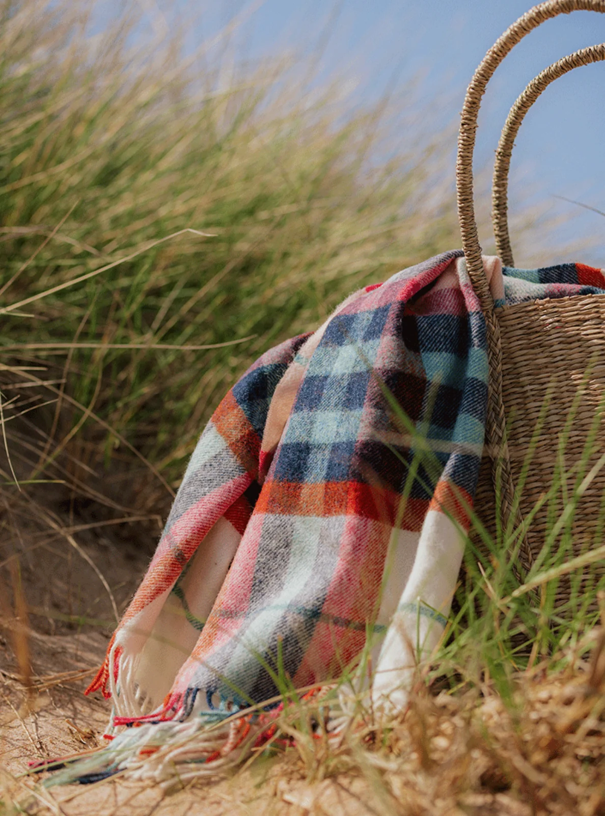 Bronte By Moon Falmouth Shetland Wool Throw, Ivory/ Red - Image 3