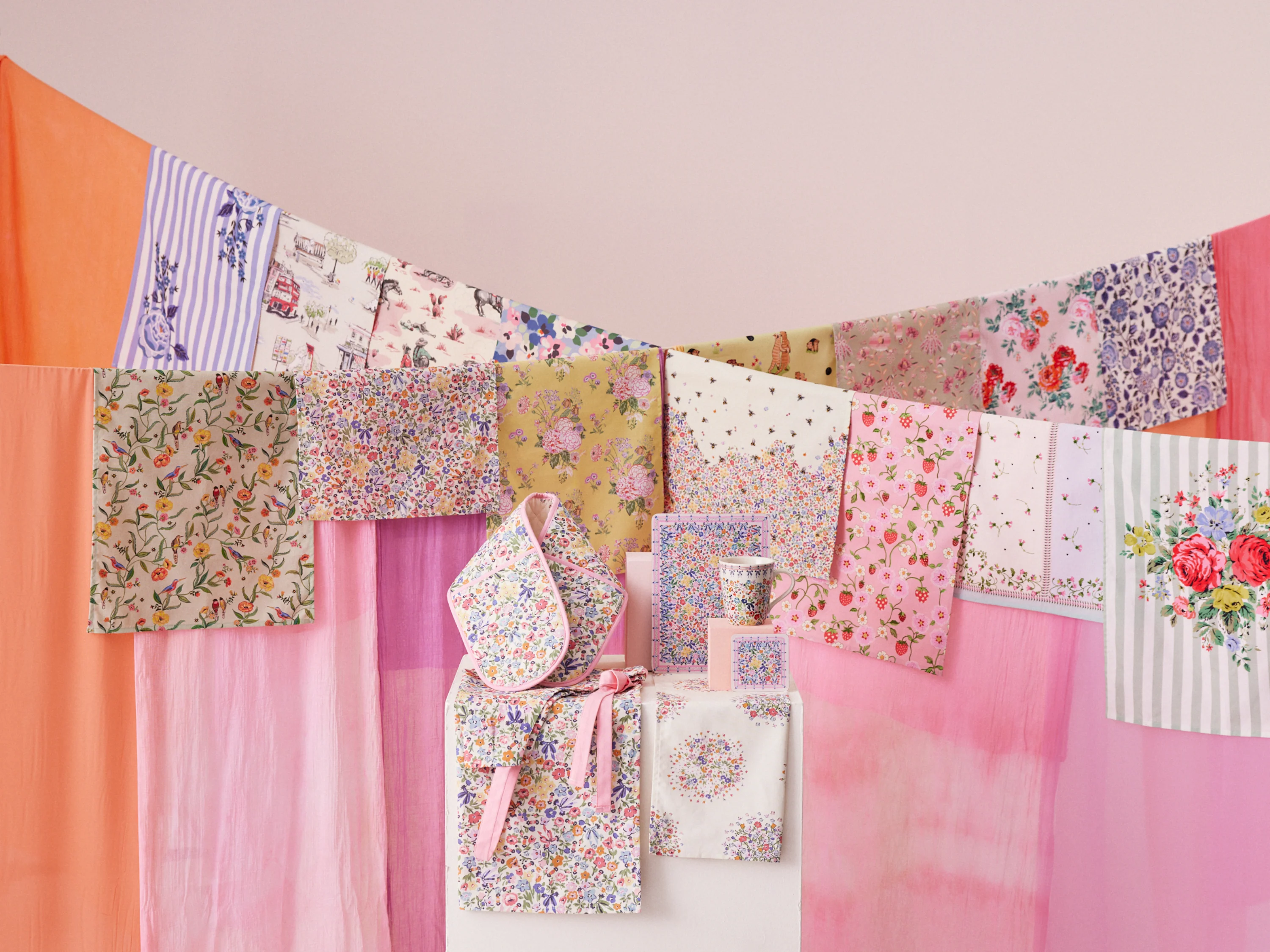 Cath Kidston Stanley Mug, Harmony Ditsy Bow - Image 5