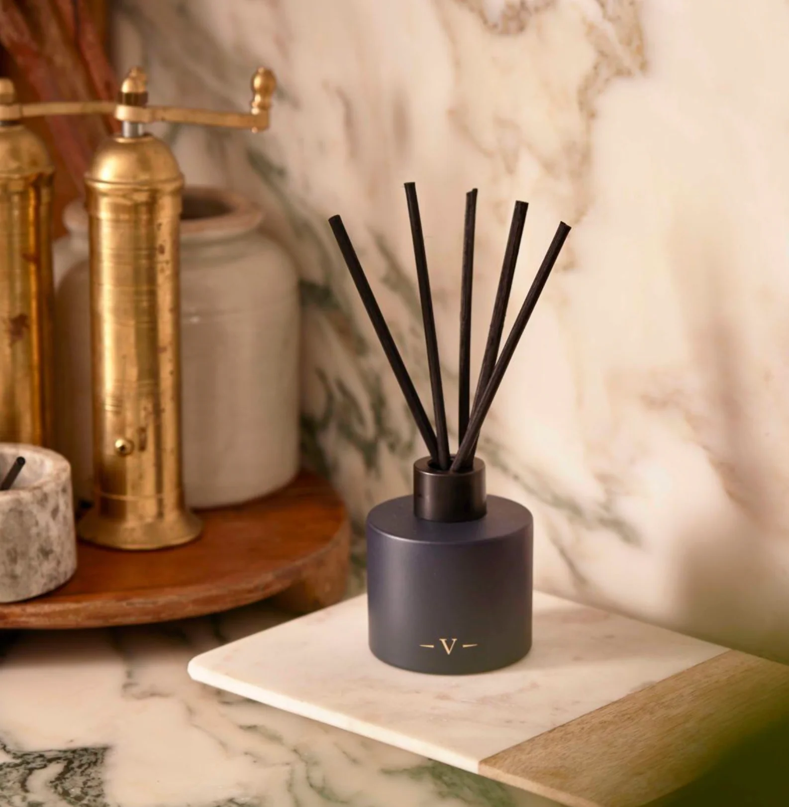 Charles Farris Grand Cascade Reed Diffuser, Smoky Cedar, Moss and Amber - Image 8
