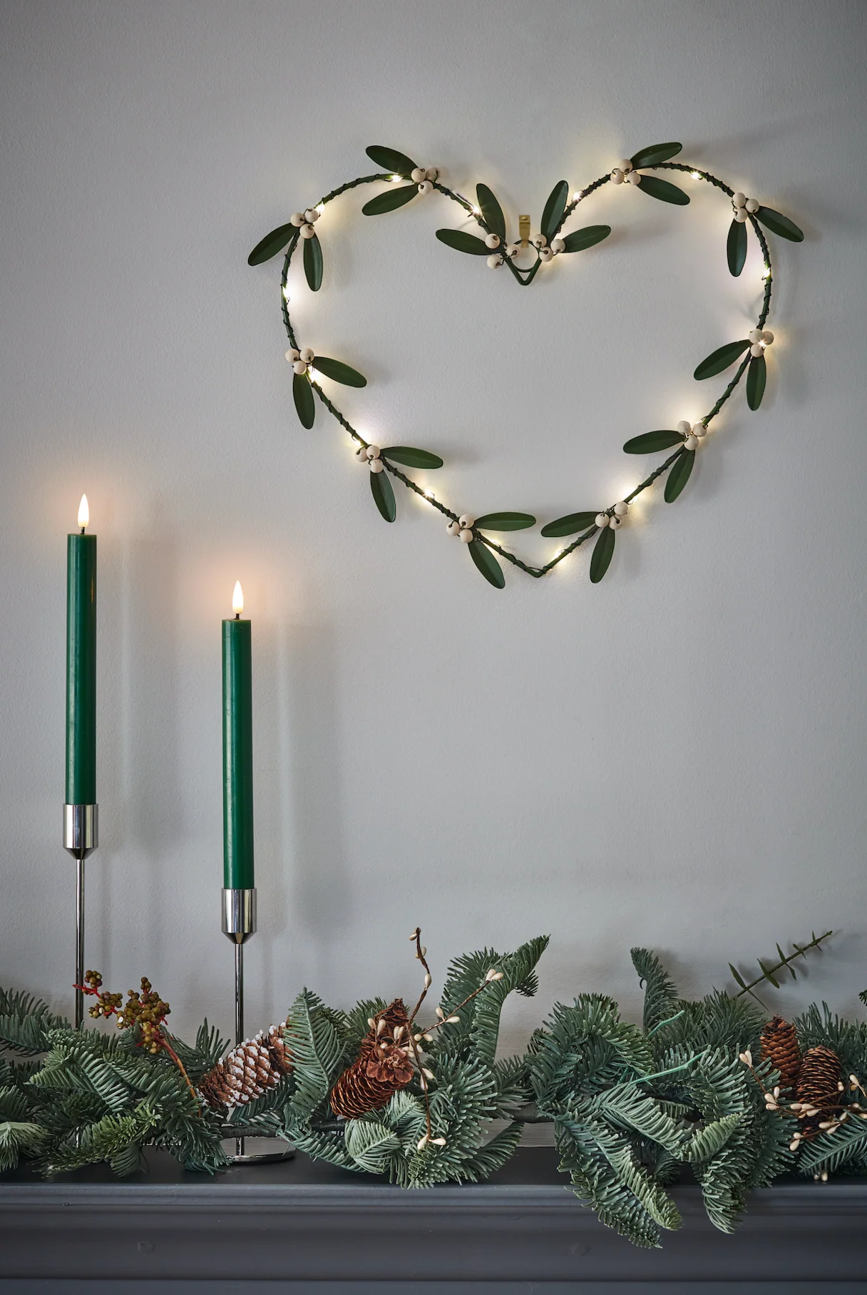 Handmade LED Mistletoe Heart-Shaped Wreath - Image 3