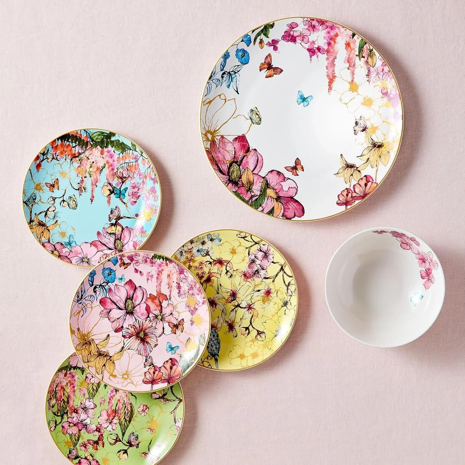 Maxwell & Williams Estelle Michaelides Enchantment Round Serving Platter - Image 3