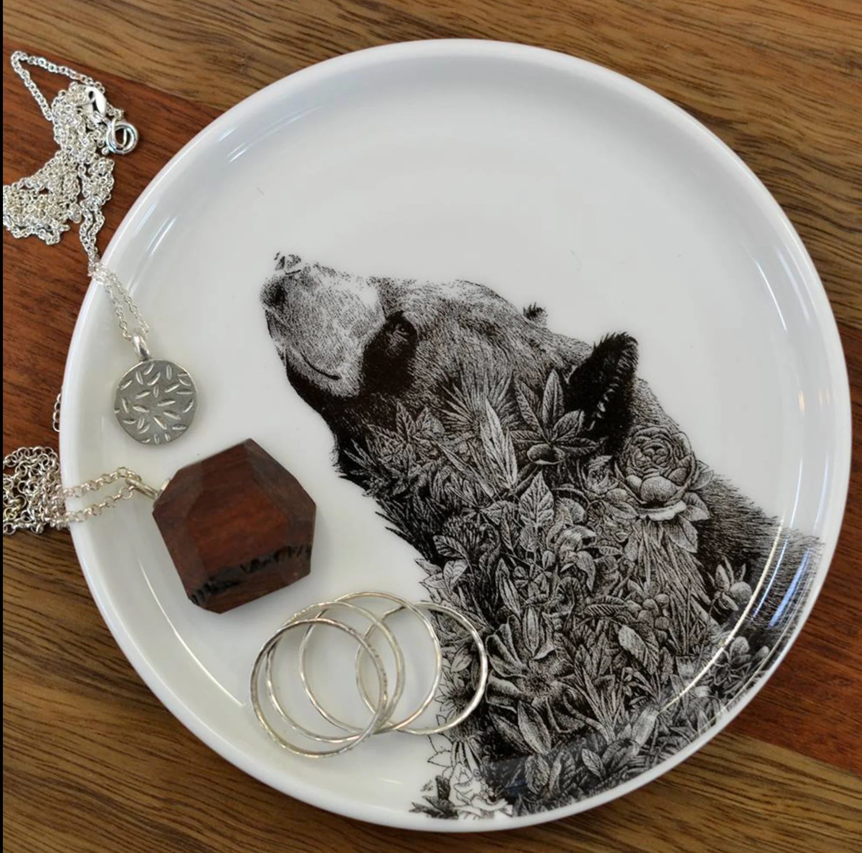 Maxwell & Williams Marini Ferlazzo Wildlife Side Plate, Asiatic Black Bear - Image 3