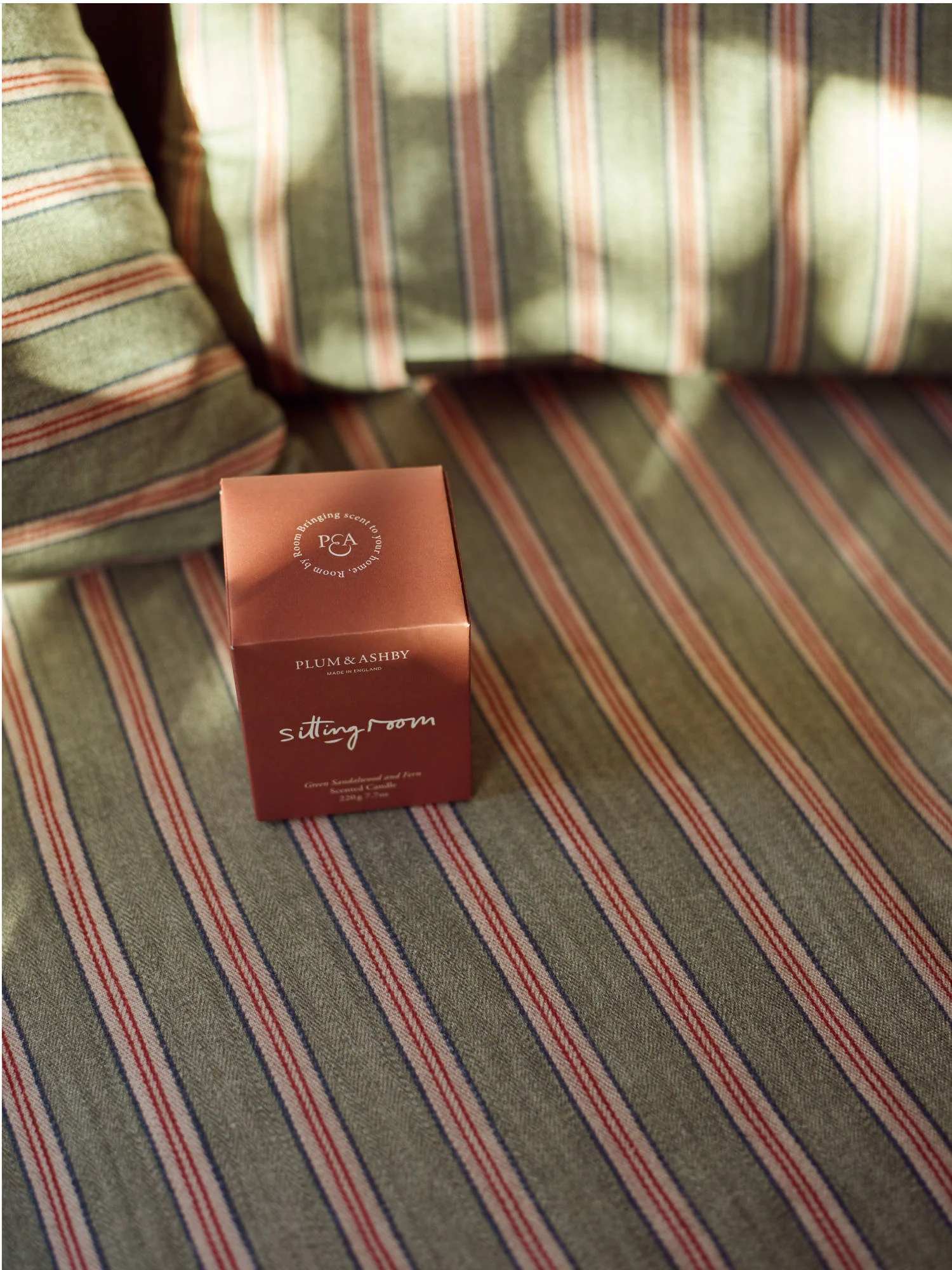 Plum & Ashby Scented Sitting Room  Candle, Green Sandalwood & Fern - Image 5