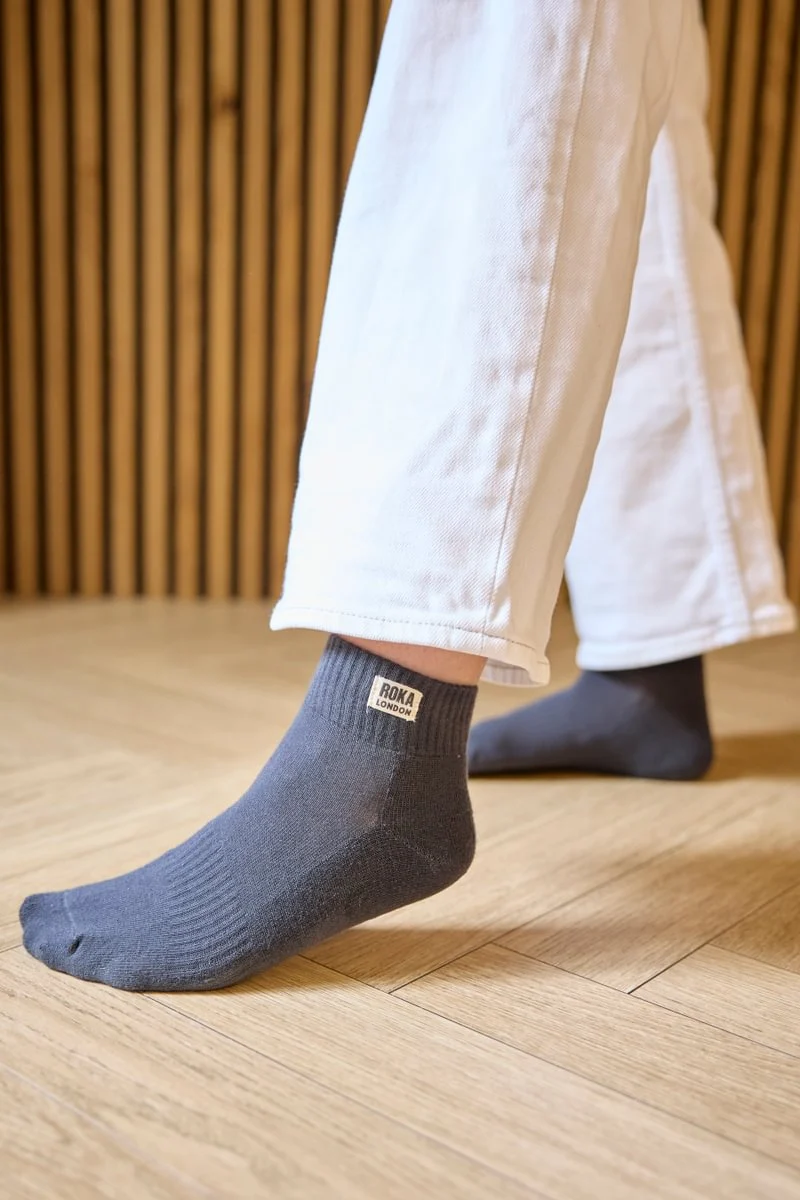 Roka London Wembley Organic Cotton Ankle Socks, Smoke - Image 4