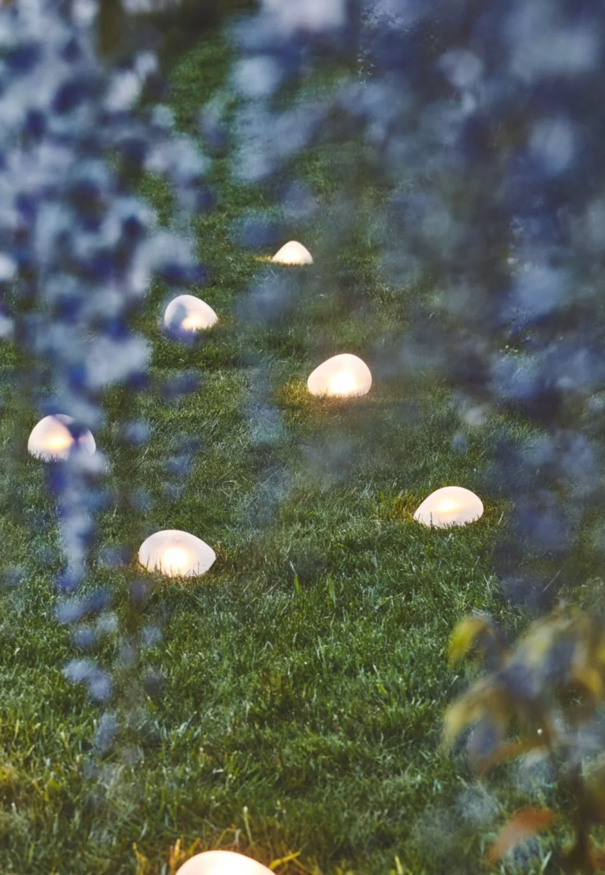 Solar Powered Glass Pebble Light - Image 10