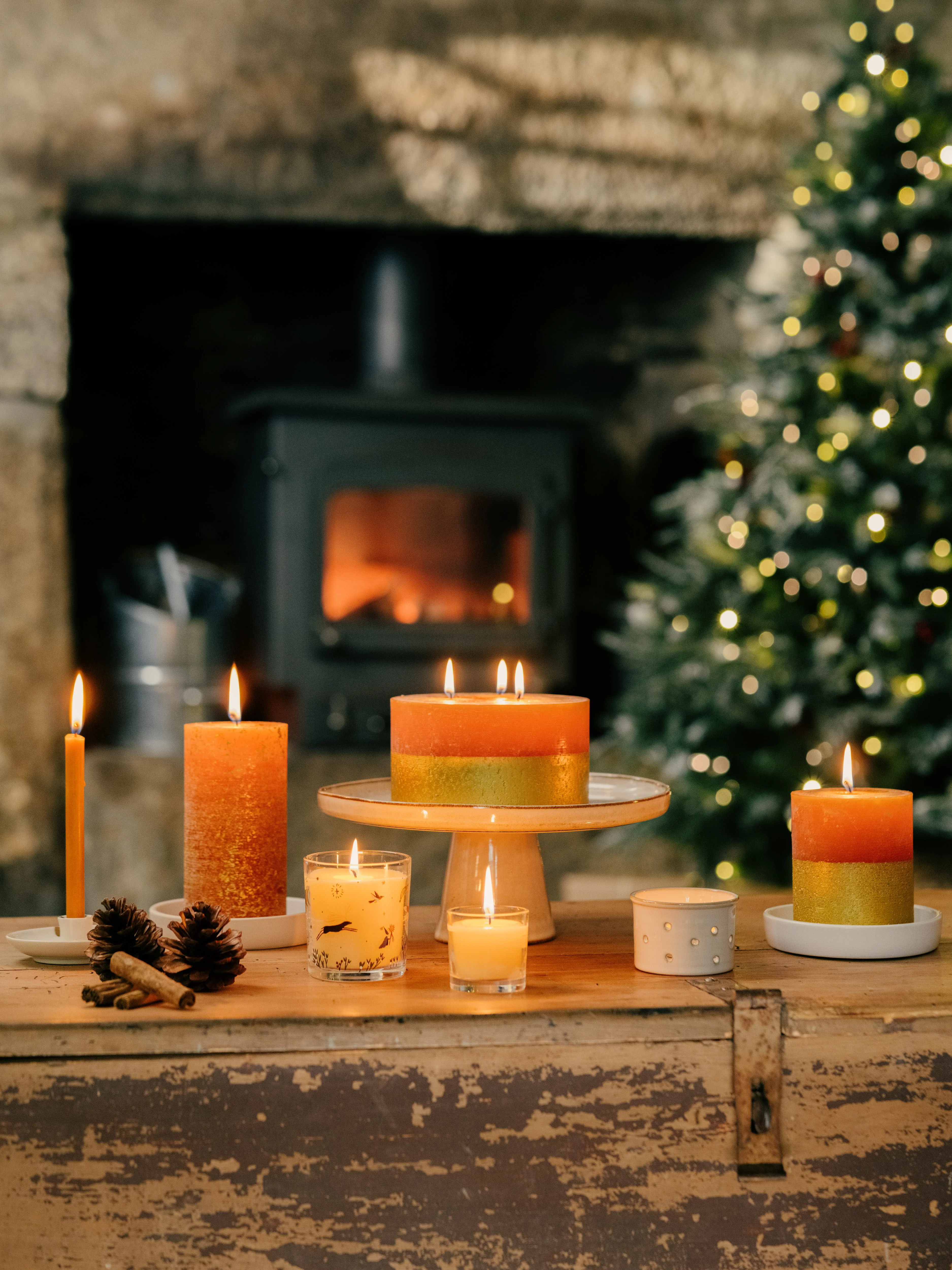 St Eval Gold Marbled Scented Pillar Candle, Orange & Cinnamon - Image 3