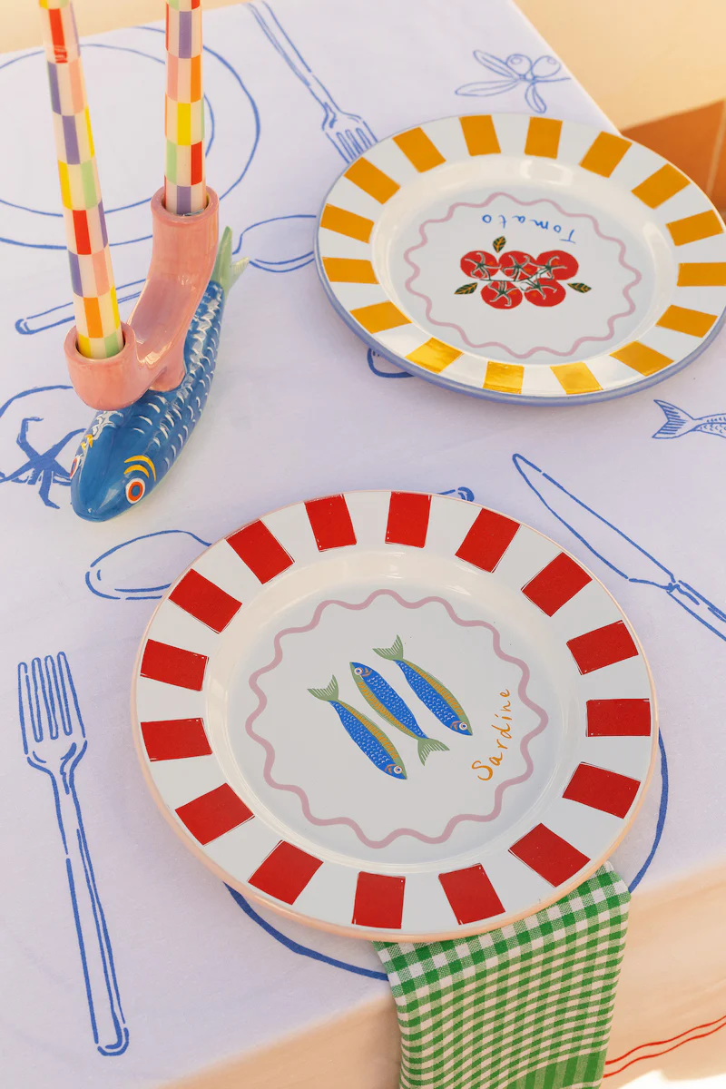Talking Tables Bon Appetit Fish Enamel Dinner Plate, (25CM) - Image 4