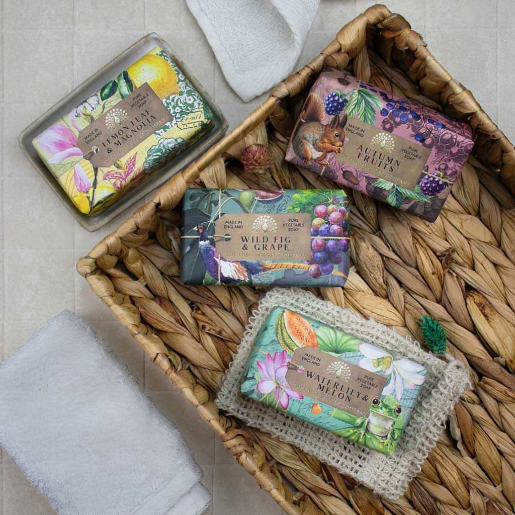The English Soap Company Anniversary, Waterlily & Melon  Soap - Image 6