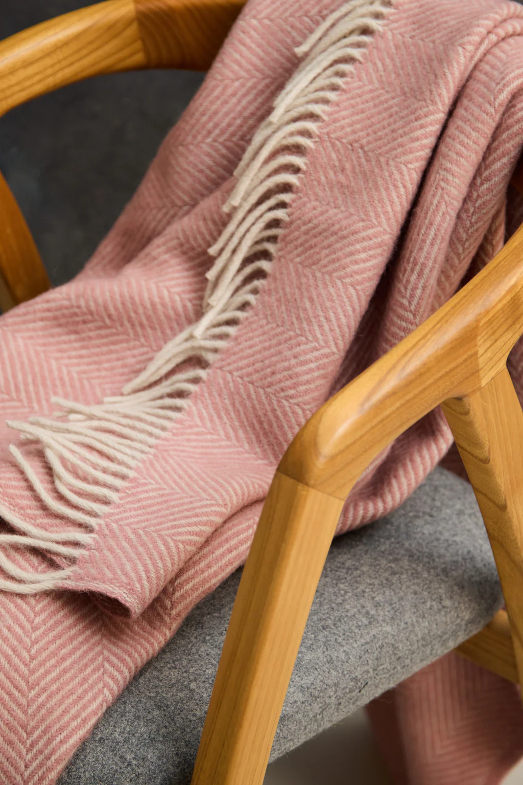Tweedmill Fishbone Pure New Wool Throw, Dusty Pink & Pearl - Image 3