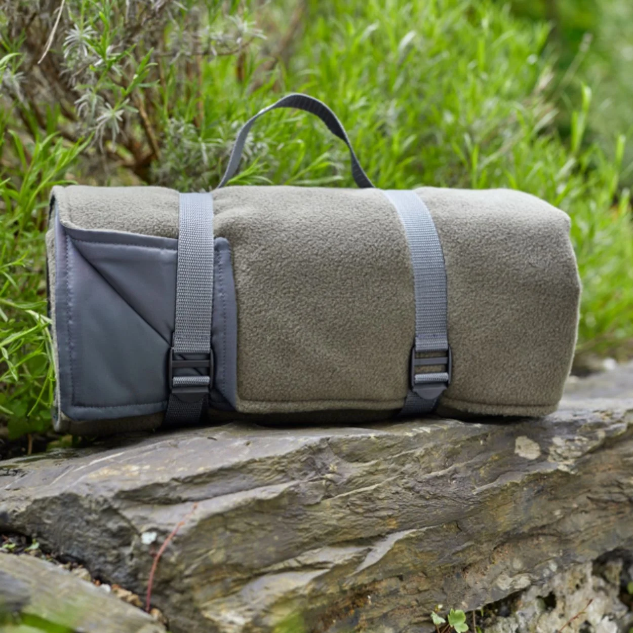Tweedmill Fleece Picnic Rug Roll, Sage - Image 4