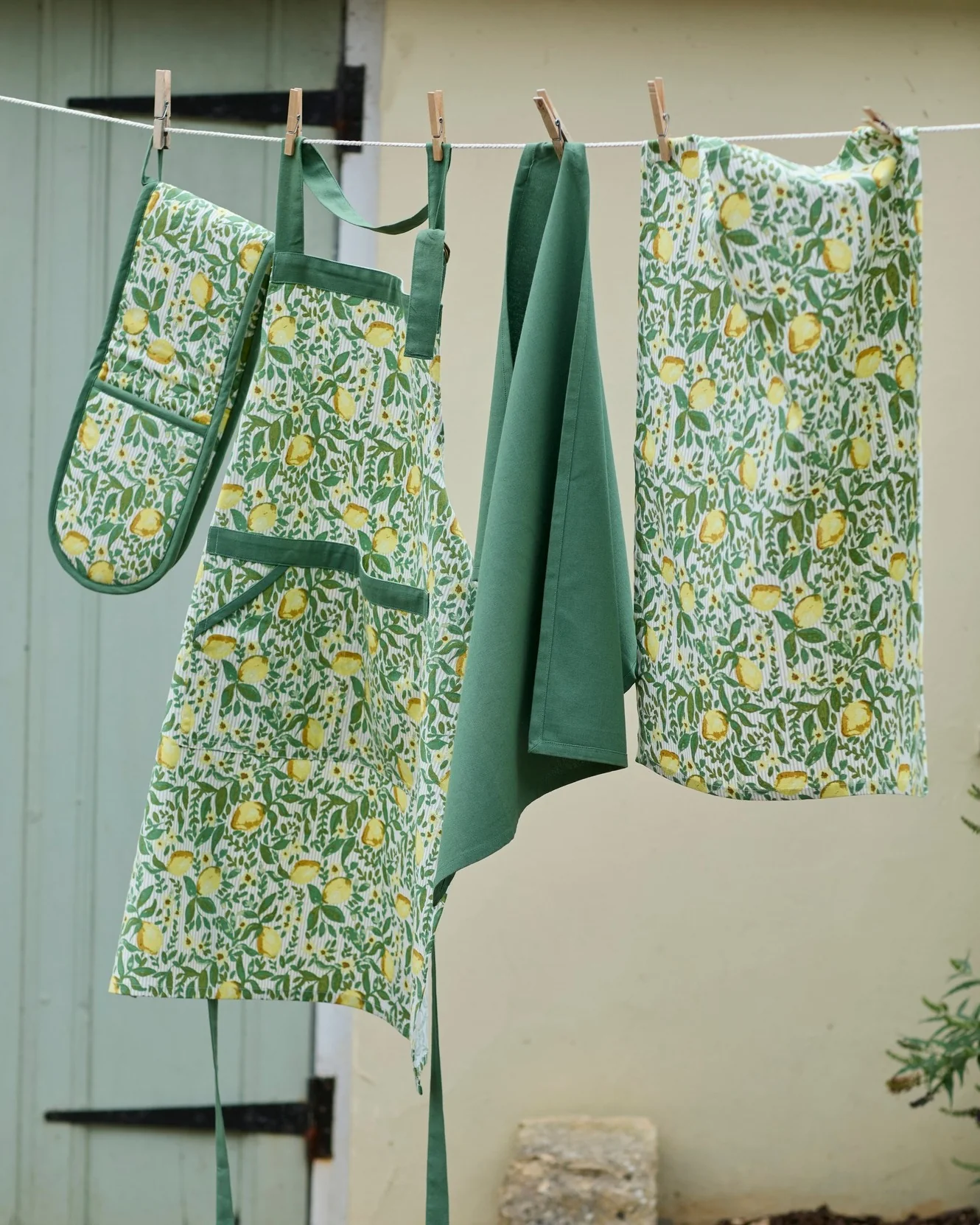 Walton & Co Cotton Napkins, Dill Green  (Set Of 4) - Image 3