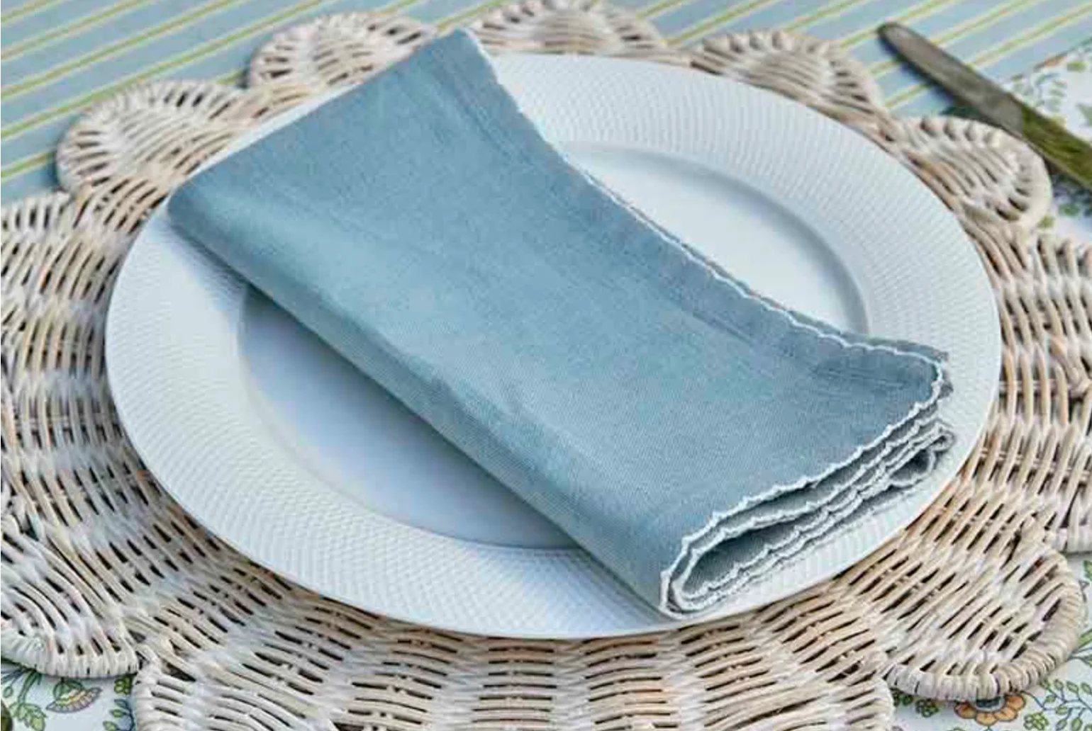 Walton & Co Embroidered Scalloped Napkin, Sky ( Set Of 4 ) - Image 2