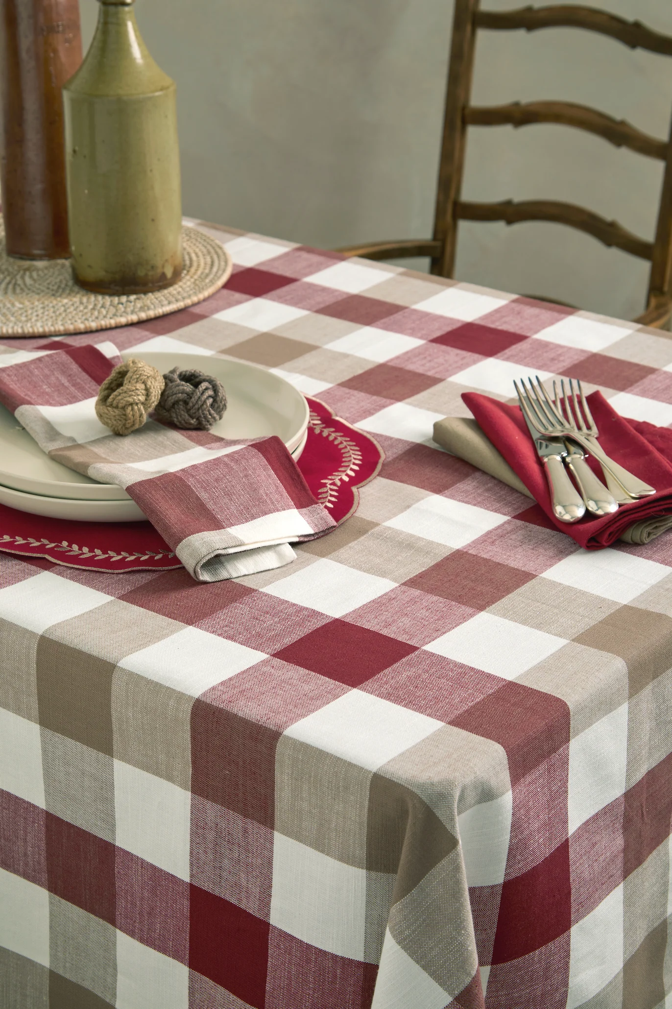 Walton & Co Vermont Napkins Merlot & Mocha (set of 4) - Image 4