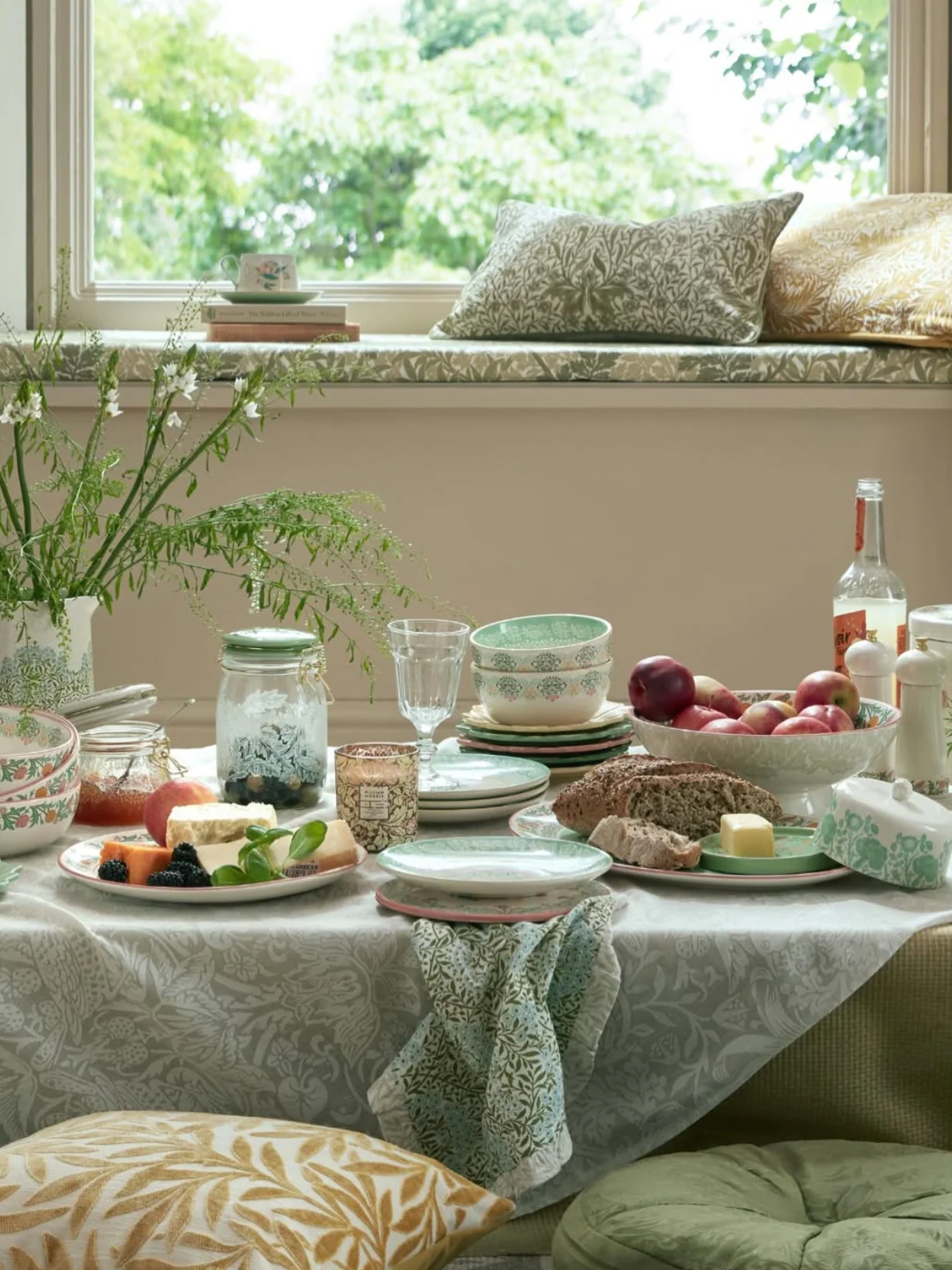 William Morris At Home Kitchen Garden Footed  Serving Bowl - Image 7