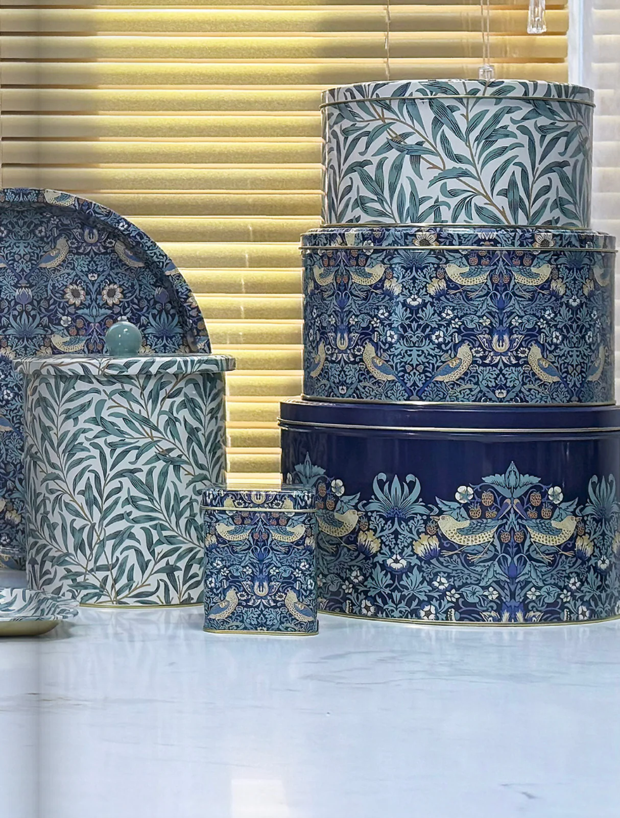 William Morris Biscuit Barrel, Willow - Image 4