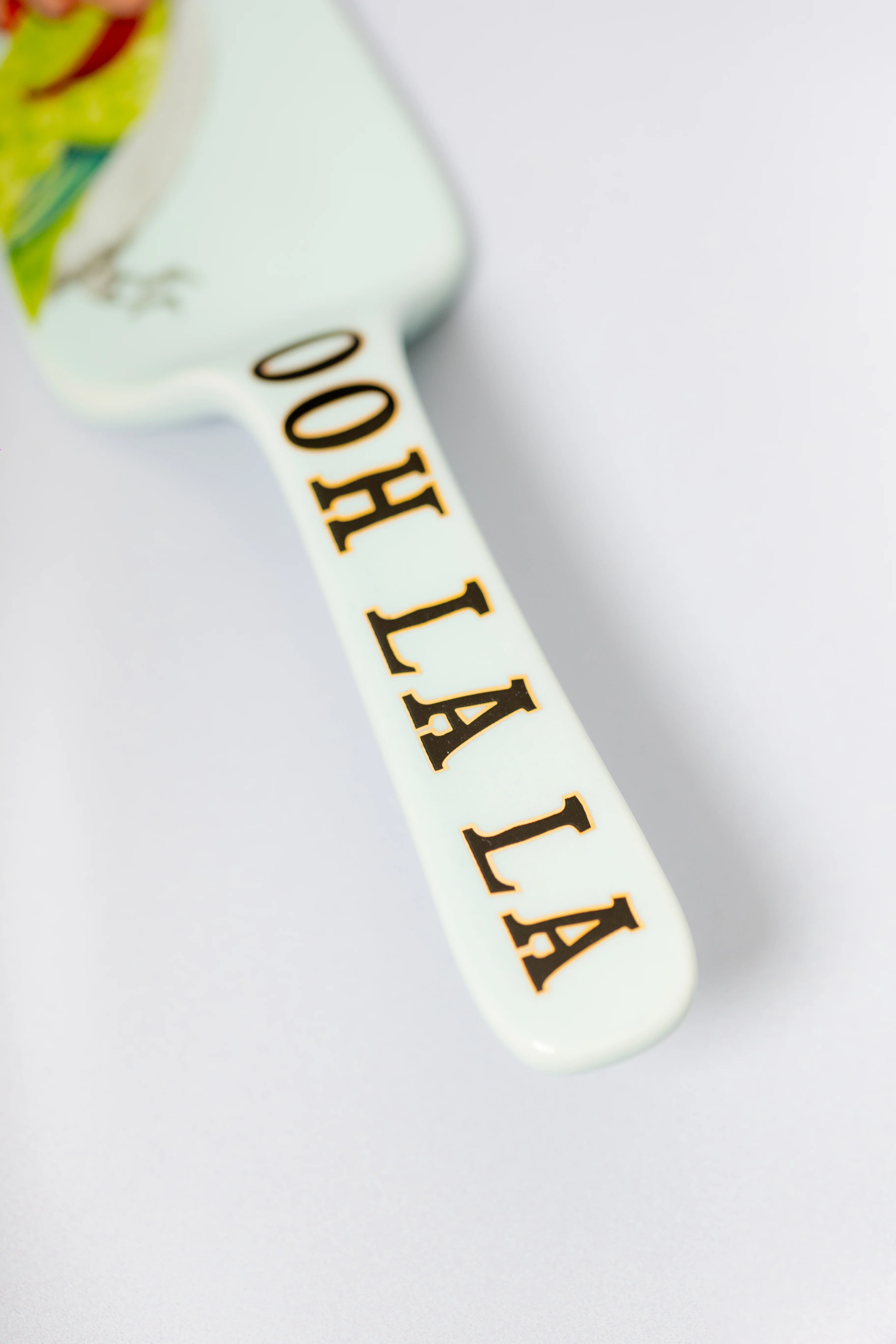 Yvonne Ellen Cake Server, Parakeet - Image 5