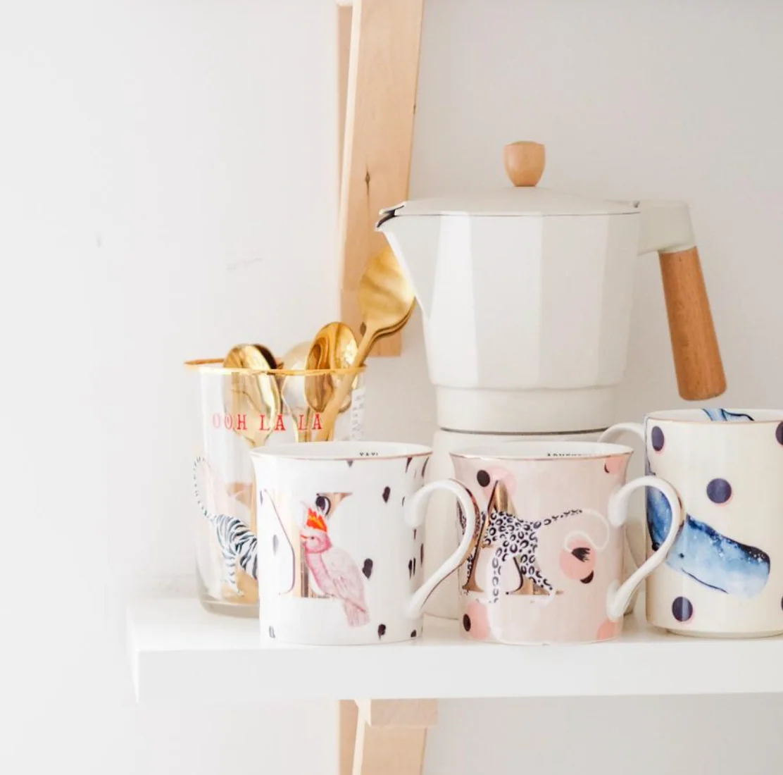 Yvonne Ellen Gold Edition Alphabet Mug Small - Image 5