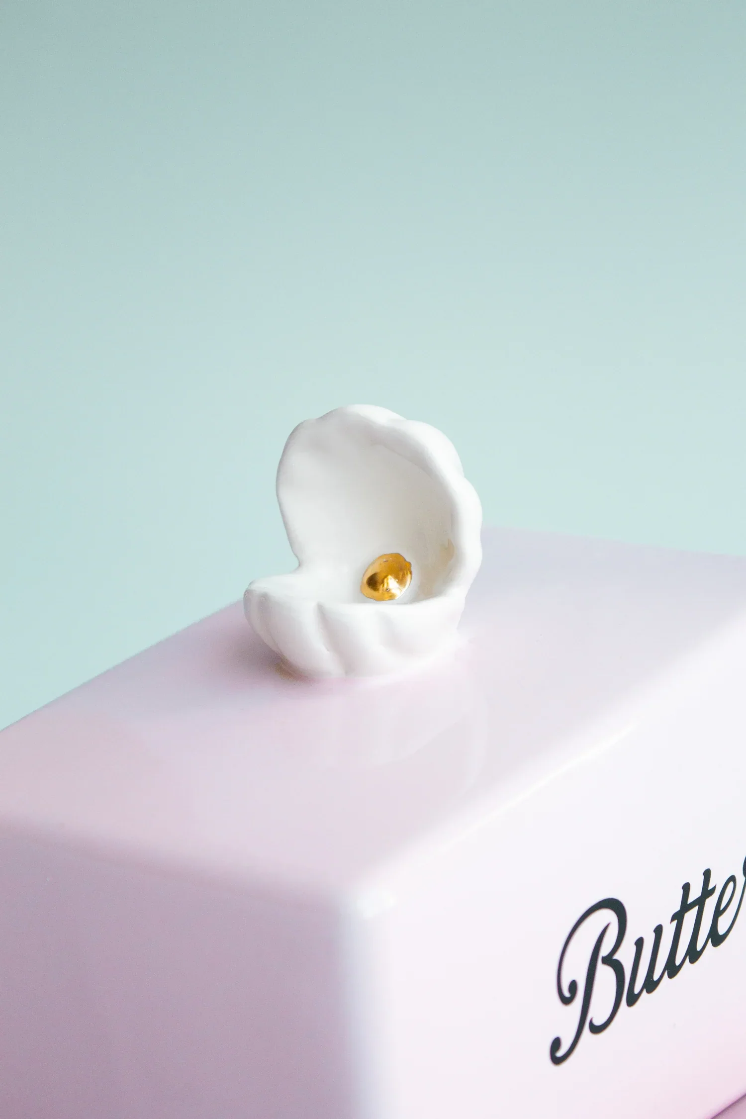 Yvonne Ellen Shell Butter Dish - Image 6