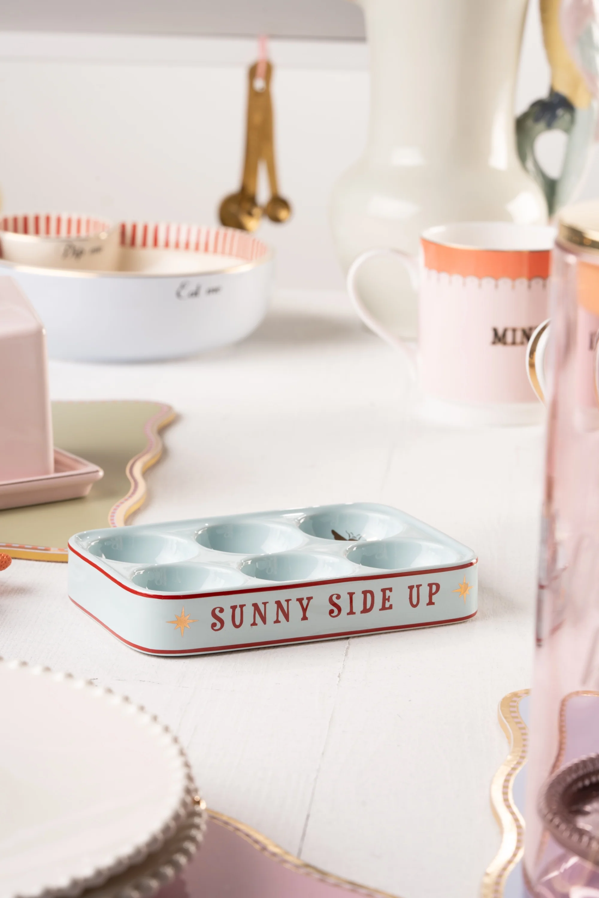 Yvonne Ellen Sunny Side Up Ceramic Egg Holder - Image 3