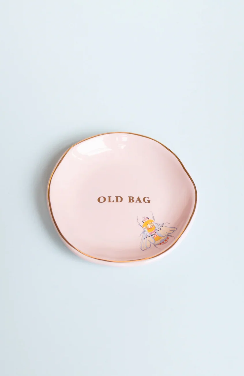 Yvonne Ellen Teabag Tidy, Bee